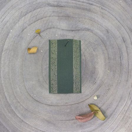 Gummiband "Striped Elastic - cedar" (grün/gold) von ATELIER BRUNETTE