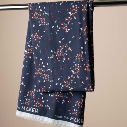Popeline de coton "Juna - indigo" (bleu foncé) de mind the MAKER
