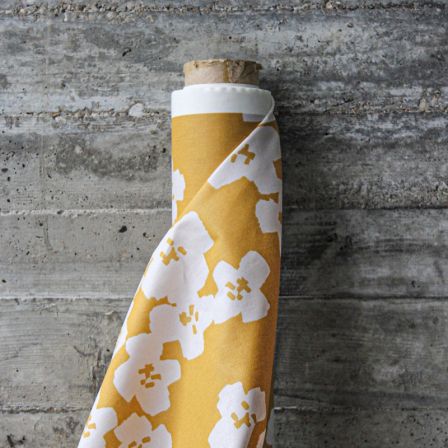 Toile cirée – coton enduit "Fleurs graphiques" (jaune moutarde-blanc) de RICO DESIGN