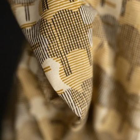 Coton "Honey Truffle - Indian Cotton" (nature-noir/jaune moutarde) de MERCHANT & MILLS