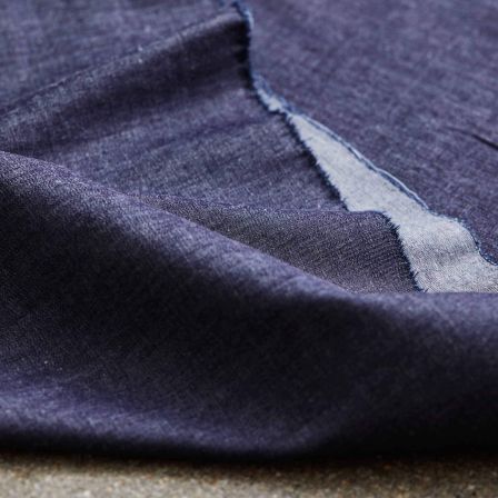 Tissu jean en coton bio "Stretch Organic Raw Chambray - Getti" (bleu foncé) de Mind the Maker