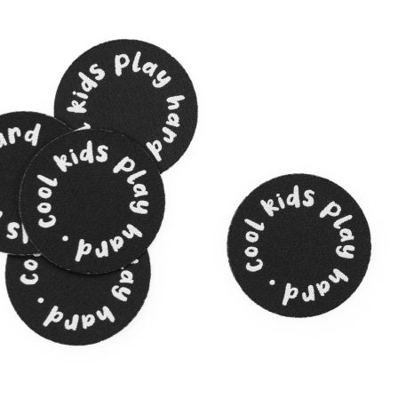 Écusson à coudre/appliquer "Cool Kids play hard" - lot de 5 (noir-blanc) de Prülla