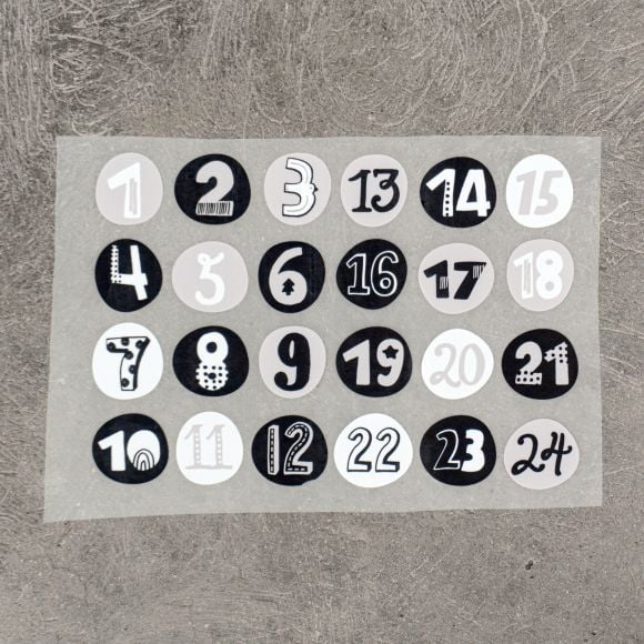 Adventskalenderzahlen - Bügelbild "PICA" 1-24 von KREANDO (schwarz/weiss/hellgrau)