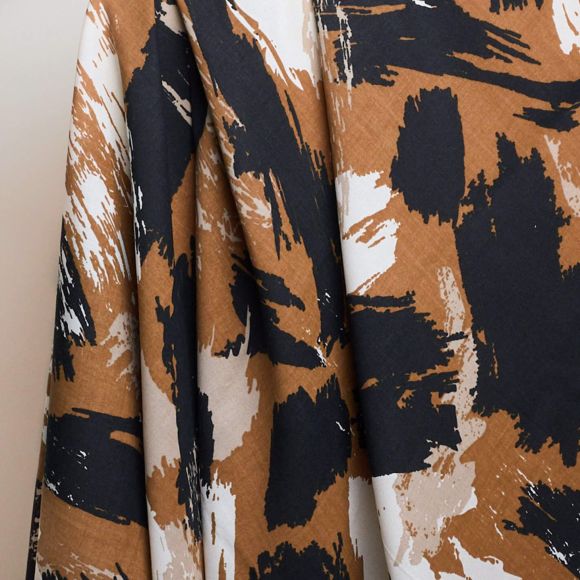 Viscose Ecovero "Mira - pecan pie" (noisette-blanc/noir) de ATELIER BRUNETTE