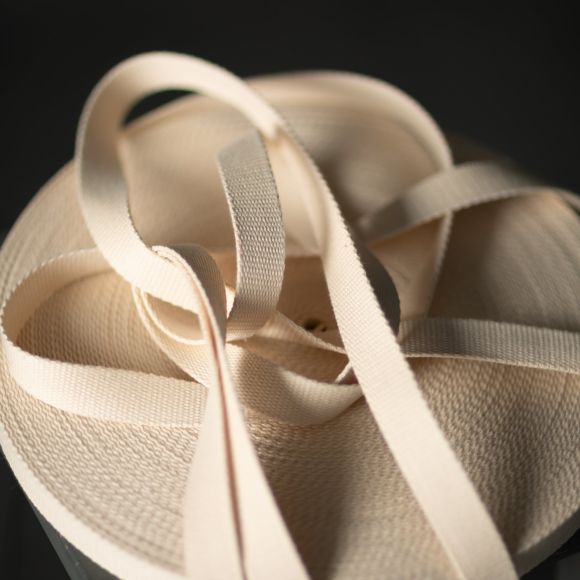 Gurtband Baumwolle "Webbing-ecru" 25 mm (ecru) von MERCHANT & MILLS