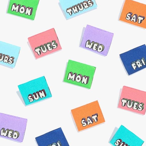 Étiquettes textiles "MON 2 SUN" - lot de 7 (multicolore) de Kylie and the Machine