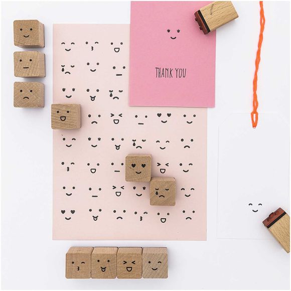 Lot de tampons en bois "Smile/visages" 12 pièces de RICO DESIGN