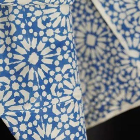 Coton "Papercut Blue Indian Cotton" (bleu-ecru) de MERCHANT & MILLS