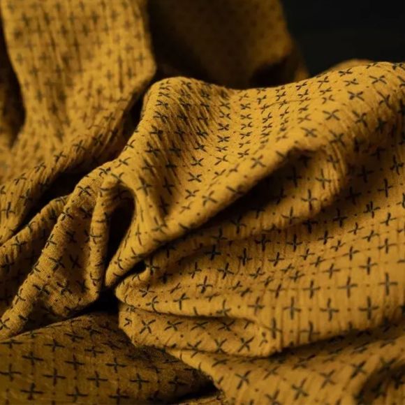 Single Gauze Baumwolle - bestickt "Homely Cross Stitch Indian Cotton" (ocker-schwarz) von MERCHANT & MILLS