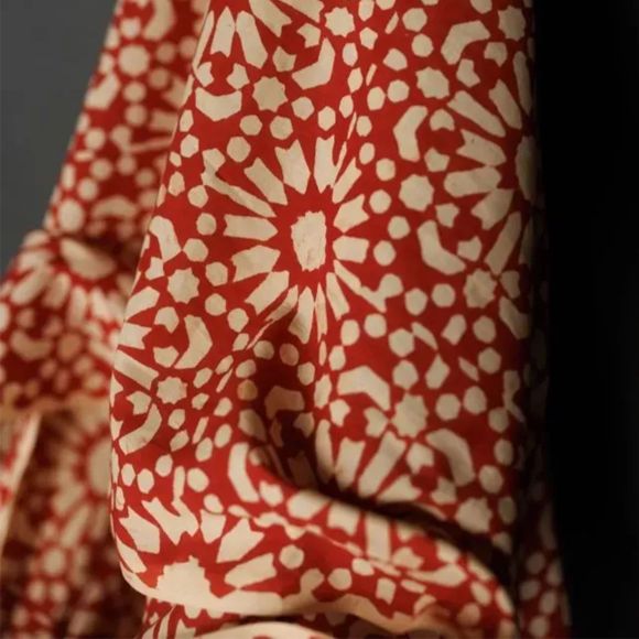 Baumwolle "Papercut Red Indian Cotton" (rot-ecru) von MERCHANT & MILLS