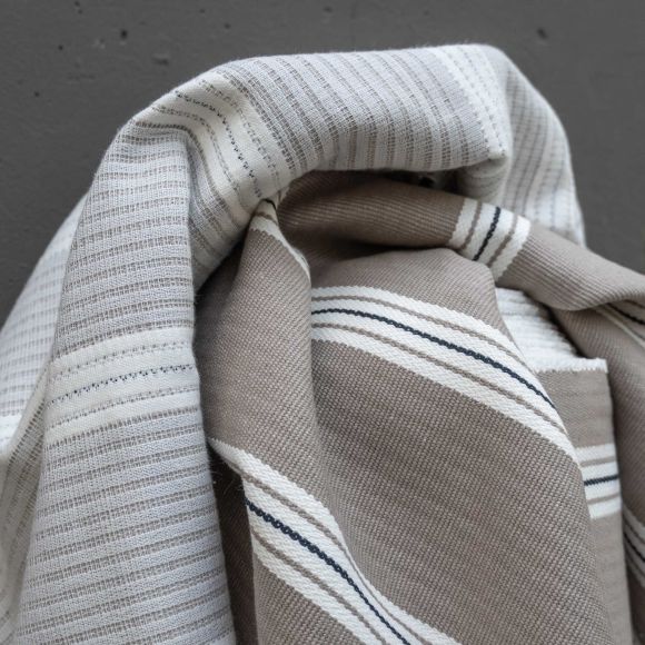 Tissu d’ameublement/décoration en coton "Knightsbridge-charcoal" (gris-blanc) de CLARKE & CLARKE
