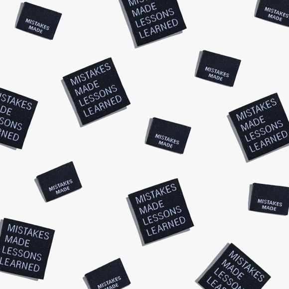 Étiquettes tissées à coudre "Mistakes Made Lesson Learned" - lot de 6 (noir-lilas clair) de Kylie and the Machine
