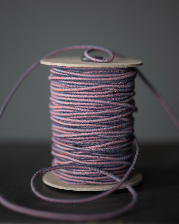 Cordon élastique "Recycled Cotton-Rover" - Ø 3 mm (bleu jean/orange) de Merchant & Mills