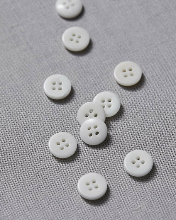 Bouton "Plain Corozo - bright white" 4 trous Ø 11/15 mm - lot de 2 (blanc) de meetMILK