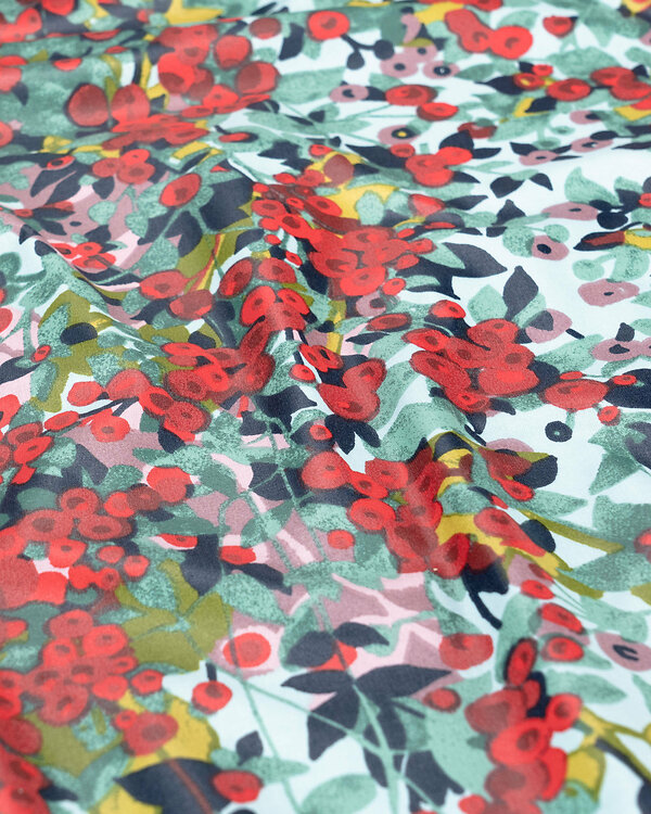 Toile cirée - coton enduit "Rameau de baies" (bleu clair-rouge/vert)
