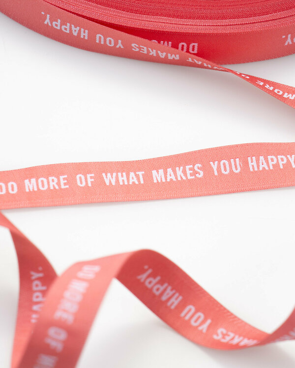 Ruban tissé/ruban satin "Happy - do more of what makes you happy" (corail-blanc) de Prülla