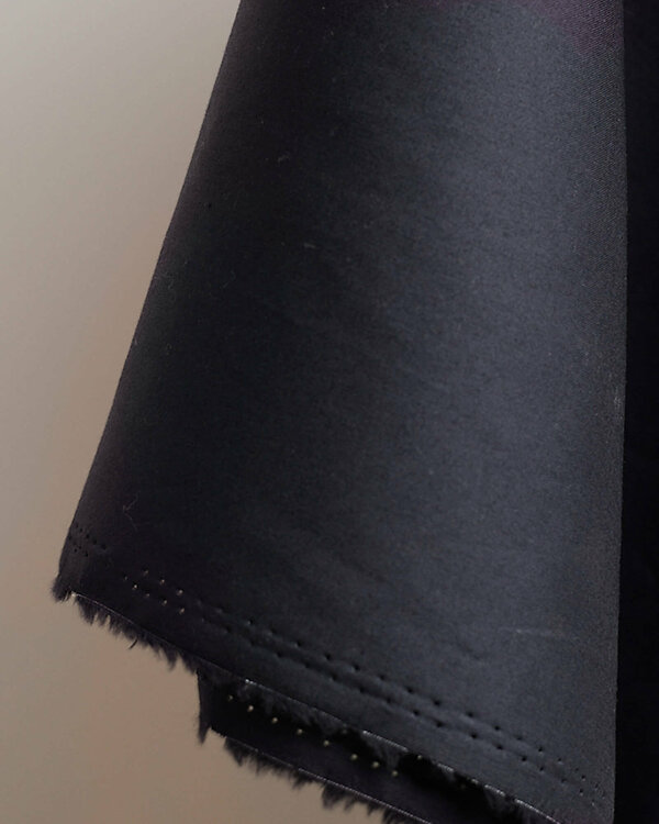 Tissu coton déperlant "Trench - deep charcoal" (anthracite) de ATELIER BRUNETTE