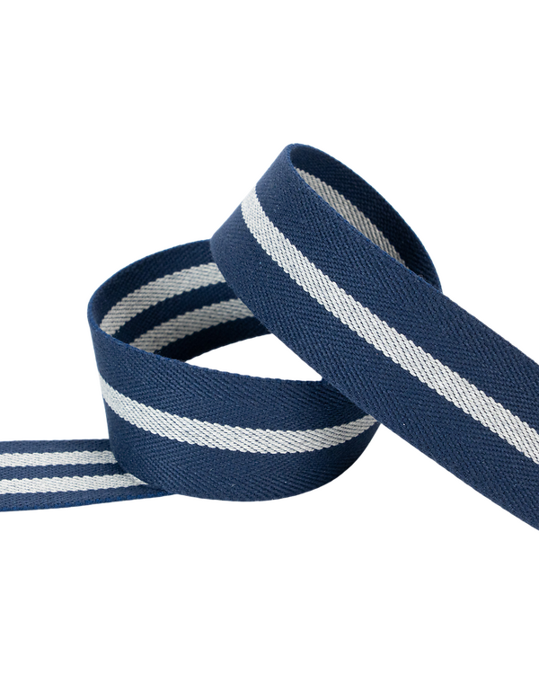 Sangle en mélange de coton "Recycling - Chevron Stripes" 40 mm (bleu foncé-gris clair)