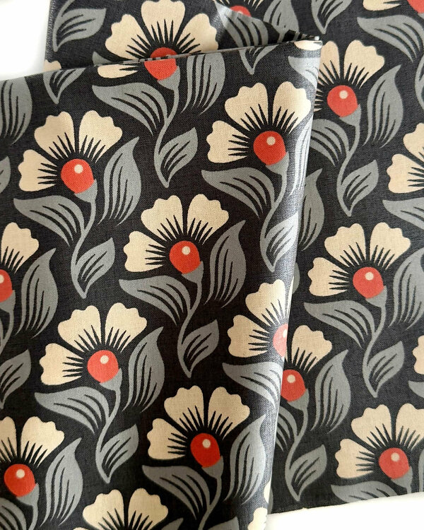 Coton bio - enduit mat "Retro Flower/fleur rétro" (noir-écru/rouge clair) de Cloud9 Fabrics